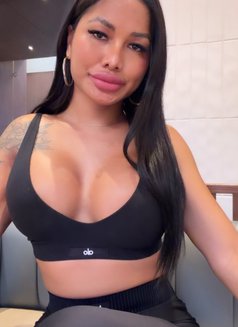 Goldencherry - Transsexual escort in Hanoi Photo 23 of 24