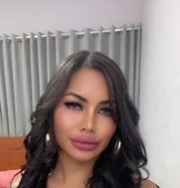 Goldencherry - Acompañantes transexual in London