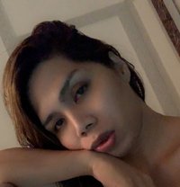 Goldy - Transsexual escort in Riyadh