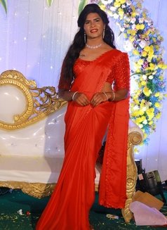 Goldy - Transsexual escort in Hyderabad Photo 1 of 6