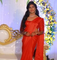 Goldy - Transsexual escort in Hyderabad
