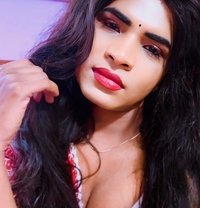 Goldy - Transsexual escort in Hyderabad