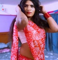 Goldy - Transsexual escort in Hyderabad