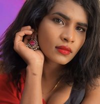 Goldy - Transsexual escort in Hyderabad Photo 4 of 8
