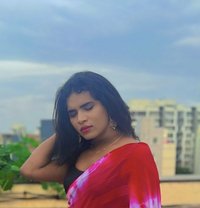 Goldy - Transsexual escort in Hyderabad