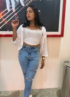 Goldy - Transsexual escort in Hyderabad Photo 5 of 8