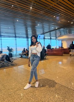 Goldy - Transsexual escort in Hyderabad Photo 8 of 8