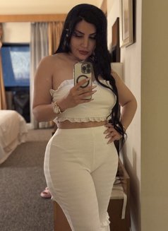 Golnaz - escort in Dubai Photo 2 of 4