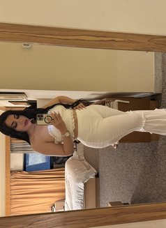 Golnaz - escort in Dubai Photo 3 of 4