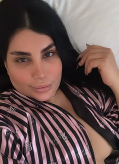 Golnaz - escort in Dubai Photo 5 of 7