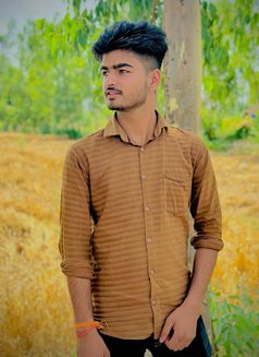 Golu - Male escort in New Delhi Photo 2 of 3