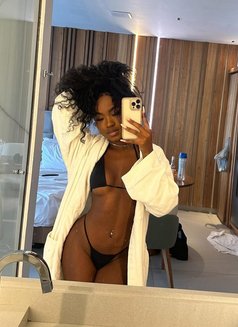 Gomz - escort in Entebbe Photo 2 of 5