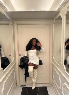 Gomz - escort in Entebbe Photo 3 of 5