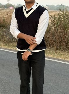 Male Escort & masseuse - Acompañantes masculino in Pune Photo 2 of 3