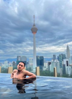 Good Massage Aldi - Acompañantes masculino in Bali Photo 7 of 7