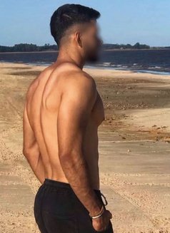 Good Vibes on Ly - Male escort in Bali Photo 1 of 5