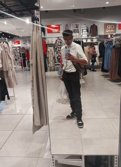 Good Wood Kidd - Male escort in Cape Town Photo 3 of 3