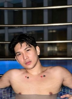 GOOODCATCHHHH - Male escort in Singapore Photo 25 of 29