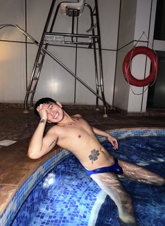 GOOODCATCHHHH - Acompañantes masculino in Dubai Photo 7 of 27