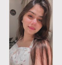 Gorgeous Priya Sharma - puta in Sharjah Photo 1 of 7