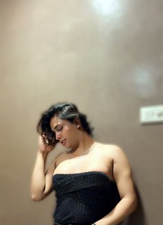 Gorgeous Trans Companion in Mumbai - Transsexual escort in Mumbai Photo 5 of 6