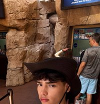 Goshatwink - Male escort in Dubai