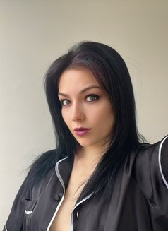 Goth Delilah - dominatrix in Dublin Photo 3 of 5