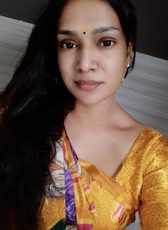 Indian girl with sugar lips - escort in Kuala Lumpur Photo 2 of 6