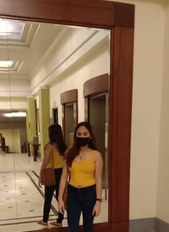 Grace - escort in Makati City Photo 3 of 4