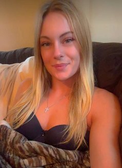 Grace - escort in Bangkok Photo 4 of 5