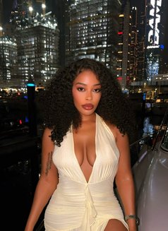 Grace T - puta in Dubai Photo 1 of 6