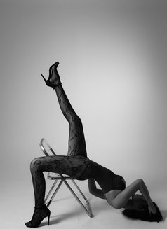 Grace - escort in Bangkok Photo 5 of 12