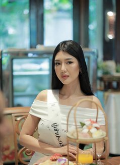 Grace - escort in Bangkok Photo 3 of 17