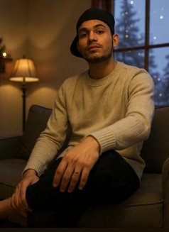 African boy - Male adult performer in New Delhi Photo 1 of 1