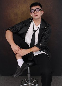 Gray Adiel - Male escort in Makati City Photo 2 of 11