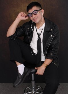 Gray Adiel - Male escort in Manila Photo 3 of 10