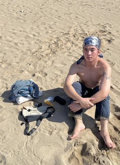 Gray Adiel - Male escort in Manila Photo 6 of 10