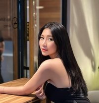 Available in town now good service - escort in Singapore