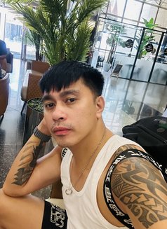 Greeck - Male escort in Abu Dhabi Photo 1 of 5