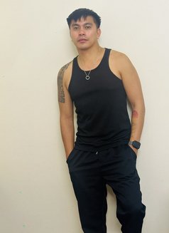 Greeck - Male escort in Abu Dhabi Photo 2 of 5