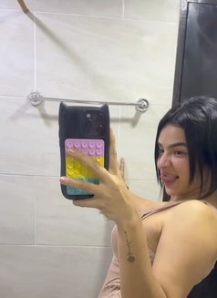 Greens Lizzy - escort in Muscat Photo 2 of 4