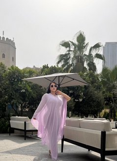 Grey - puta in Dubai Photo 10 of 12