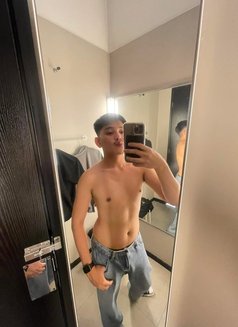 Aeri - Male escort in Bangkok Photo 2 of 7