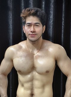 Grey riyadh now - Male escort in Riyadh Photo 3 of 5