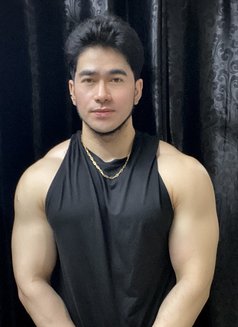 Grey riyadh now - Male escort in Riyadh Photo 3 of 7