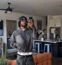 Grinch - Male escort in Accra
