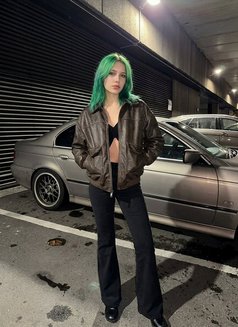 Grinney - escort in Dubai Photo 1 of 6