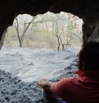 Gru - Acompañante masculino in Pune