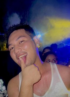 Grwn - Male escort in Manila Photo 2 of 5