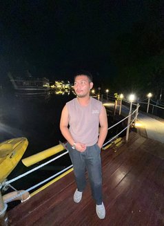 Grwn - Male escort in Manila Photo 3 of 5